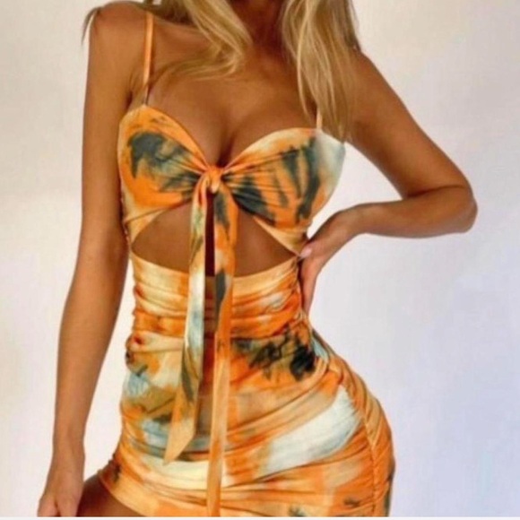 NWOT Tiger Mist Cut Out Tie Ruched Bodycon Dress Size S in Orange Multi - Picture 3 of 9